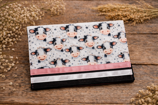 Carnet de santé vache champs de fleurs rose