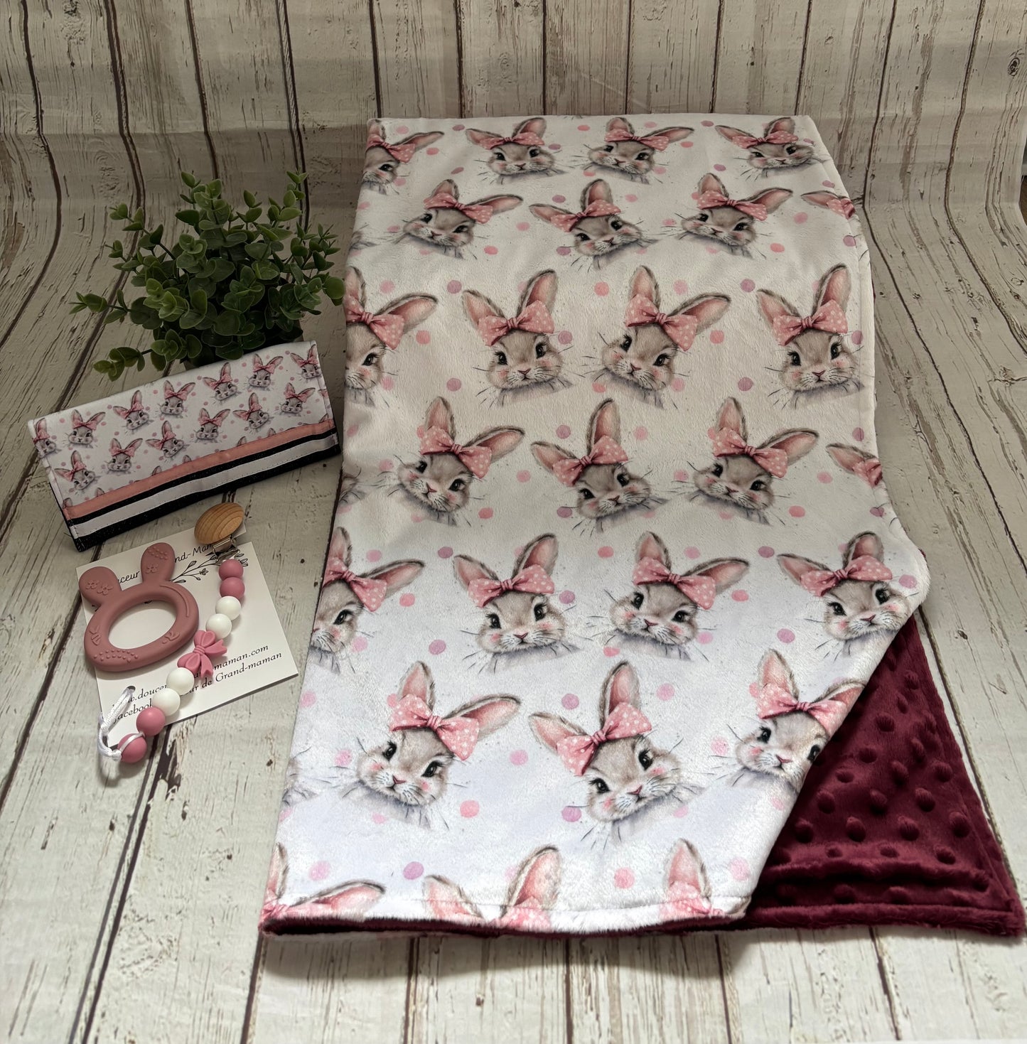 Ensemble cadeau lapin et boucle rose